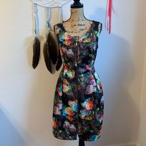 Sleeveless floral print dress